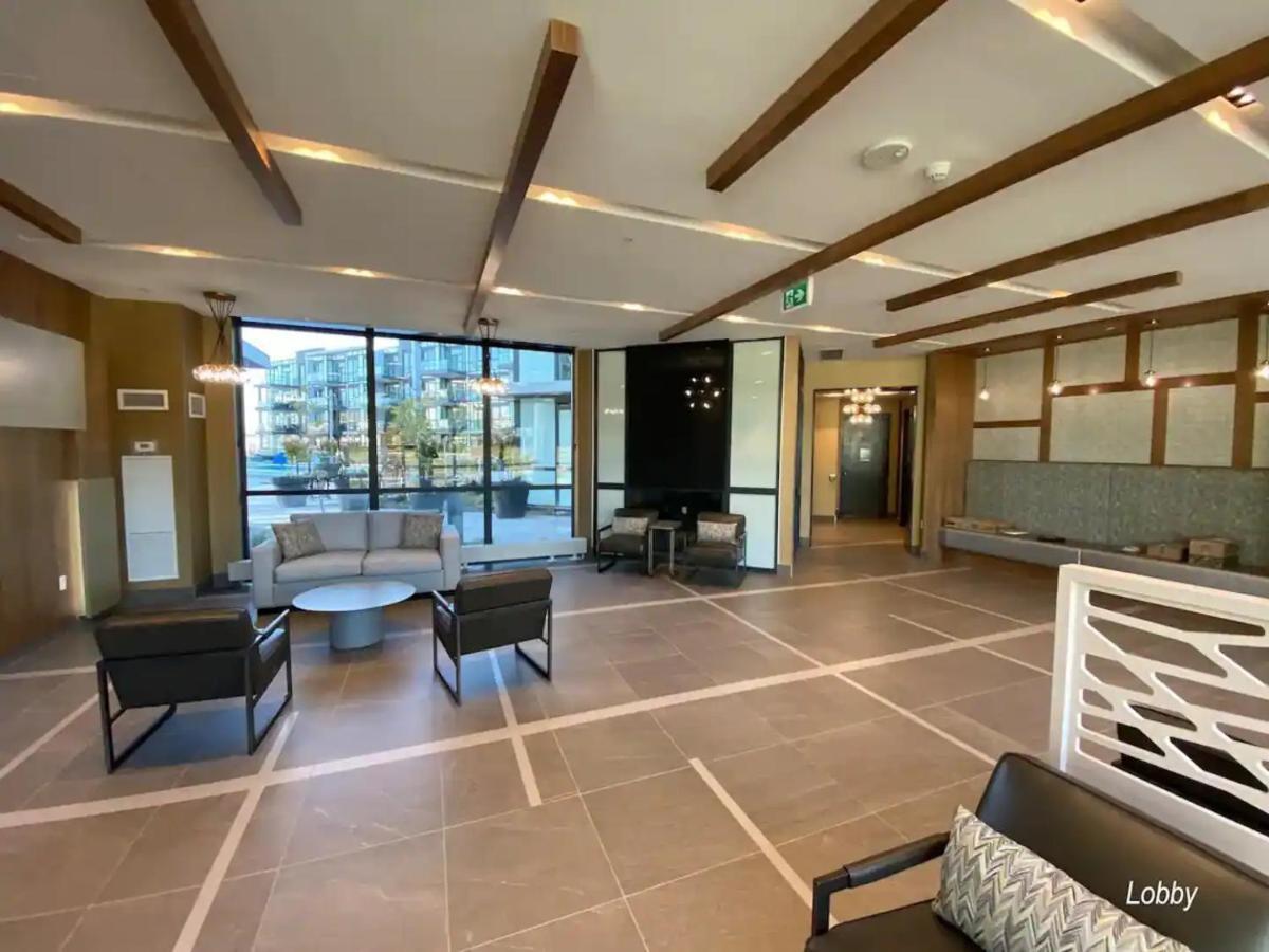 Pet Friendly Condos At Friday Harbour Innisfil Buitenkant foto