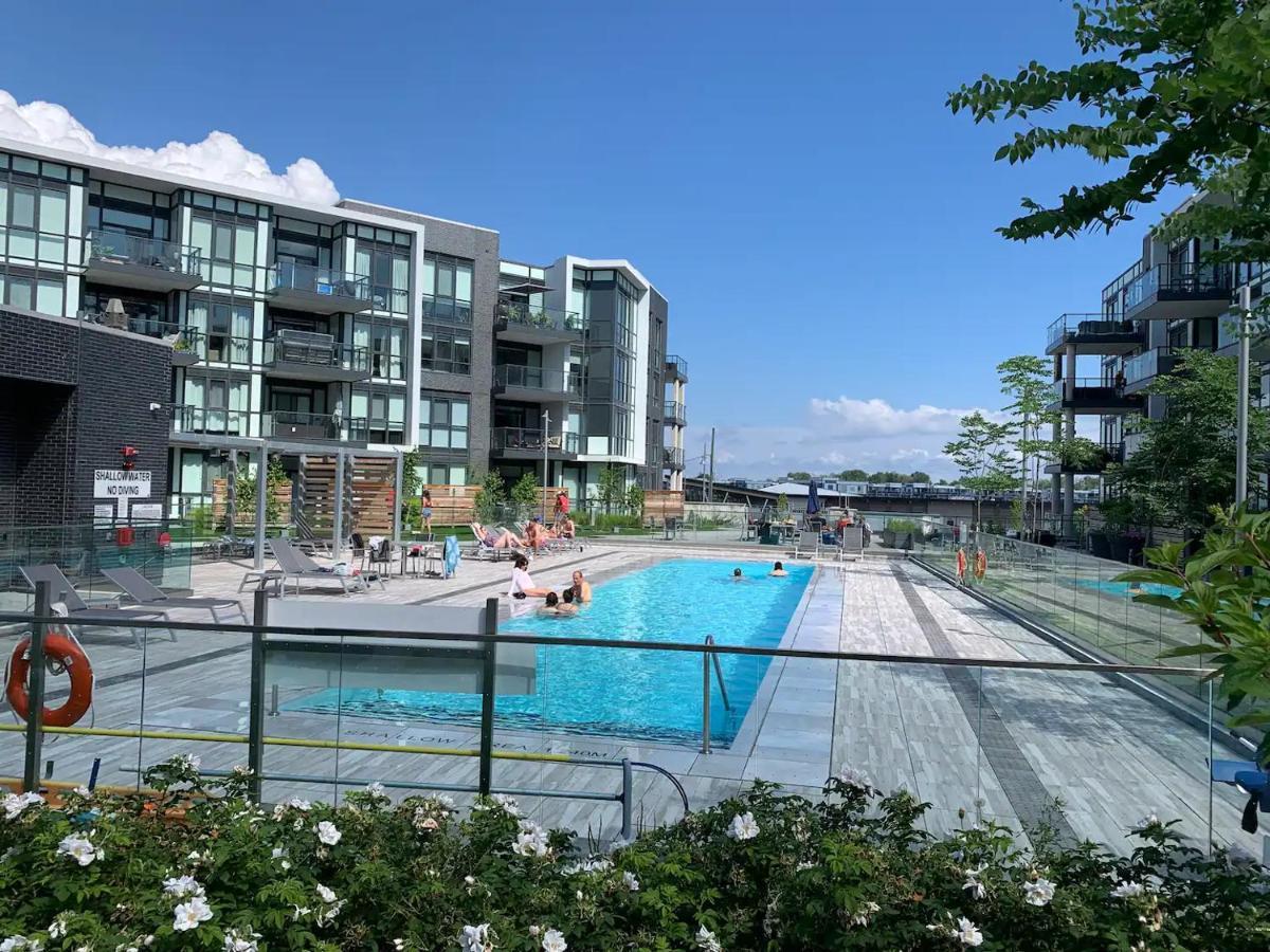 Pet Friendly Condos At Friday Harbour Innisfil Buitenkant foto