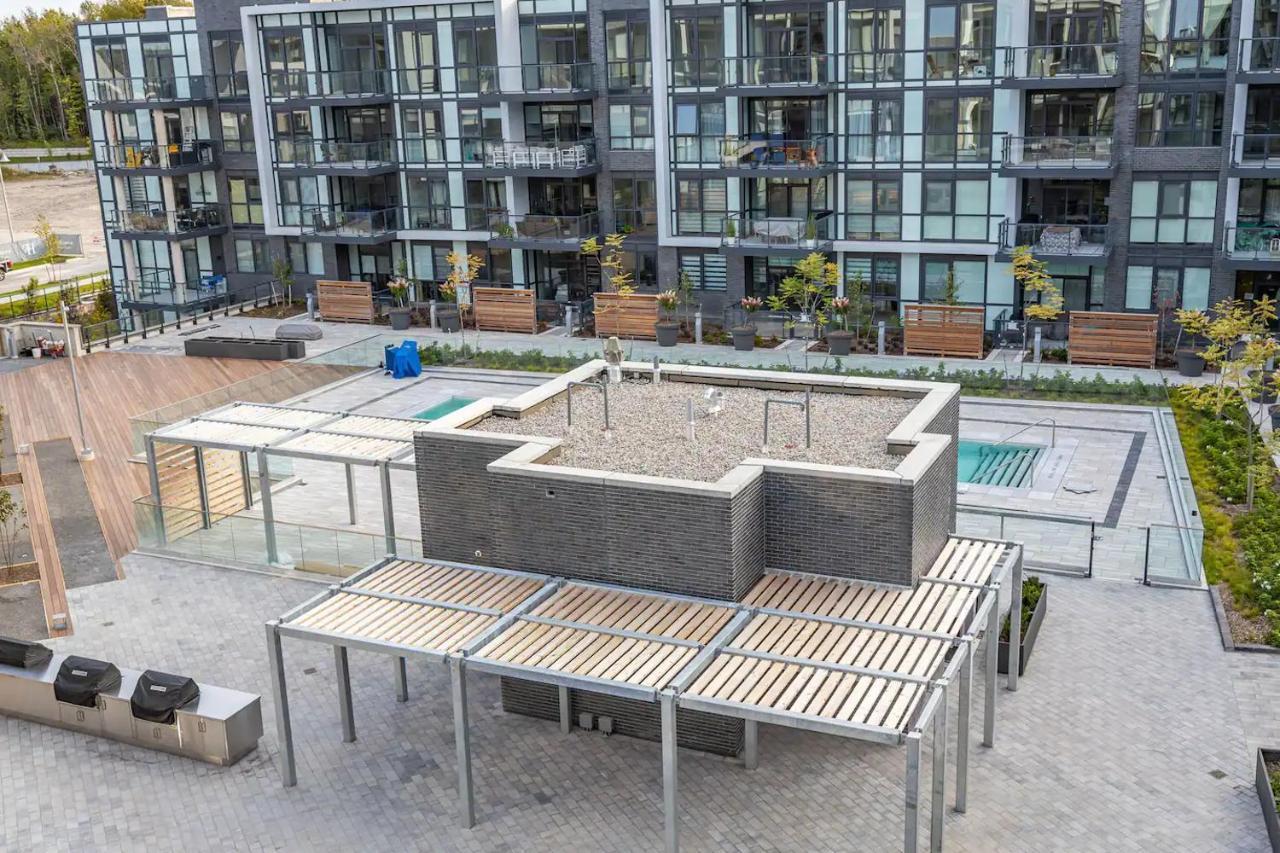 Pet Friendly Condos At Friday Harbour Innisfil Buitenkant foto