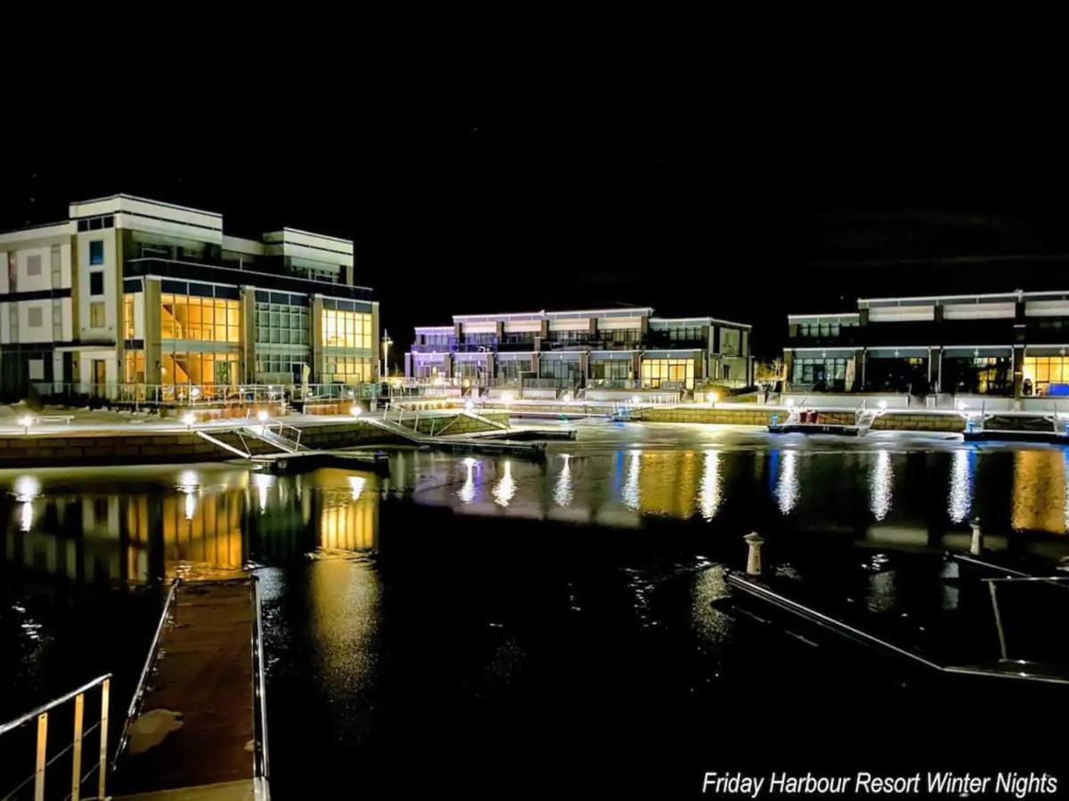 Pet Friendly Condos At Friday Harbour Innisfil Buitenkant foto