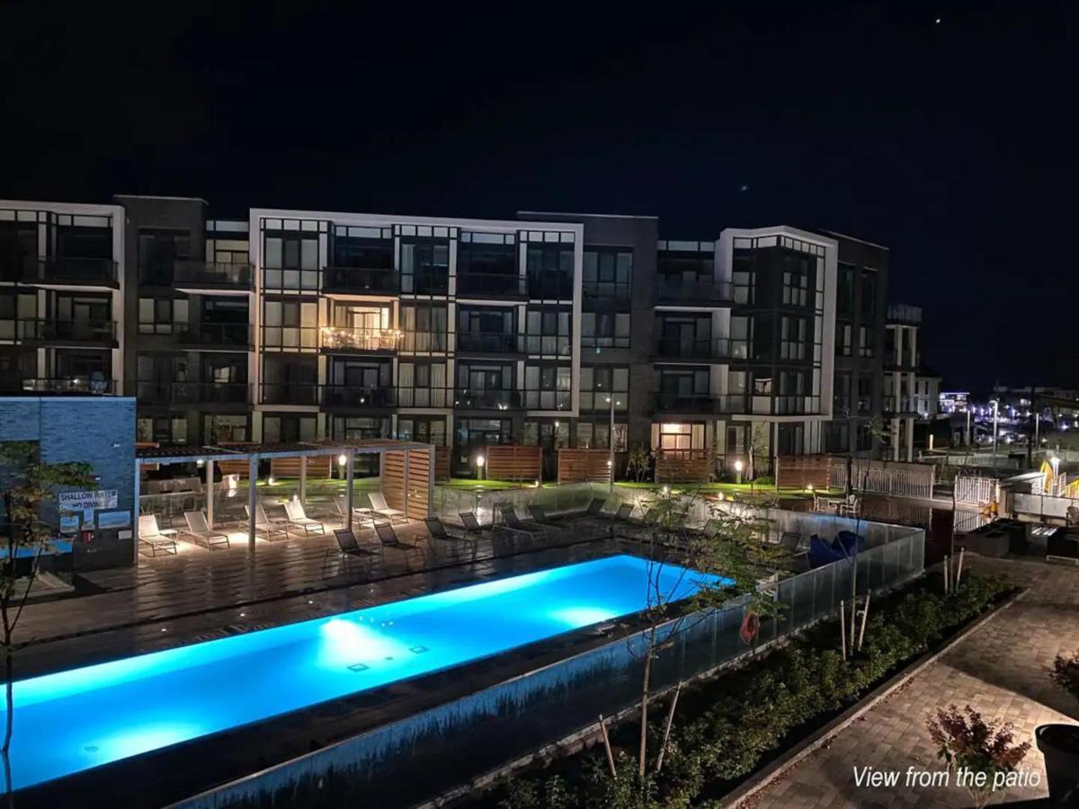 Pet Friendly Condos At Friday Harbour Innisfil Buitenkant foto