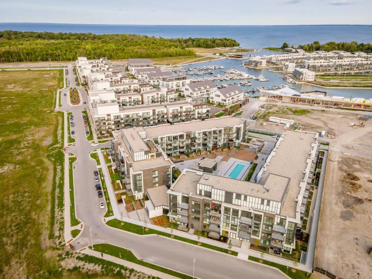 Pet Friendly Condos At Friday Harbour Innisfil Buitenkant foto