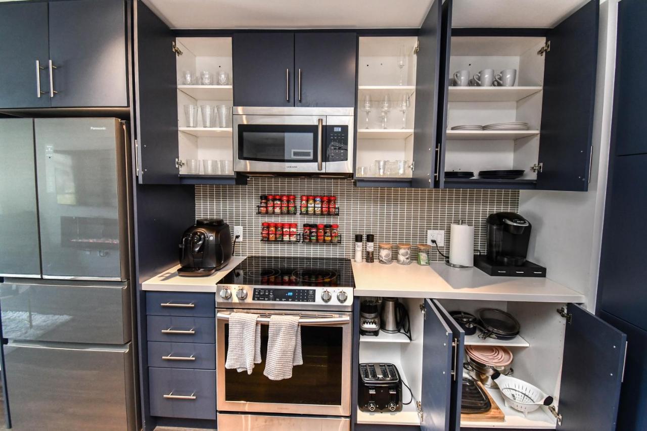 Pet Friendly Condos At Friday Harbour Innisfil Buitenkant foto